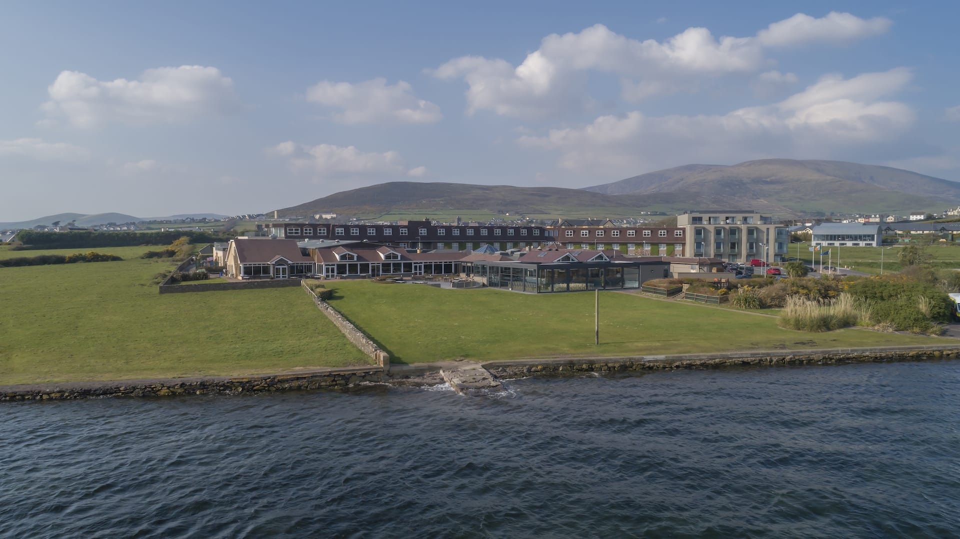 The Dingle Skellig Hotel Peninsula Spa Hotel In Dingle Co Kerry   Dingle Skellig Exterior Sea Side 